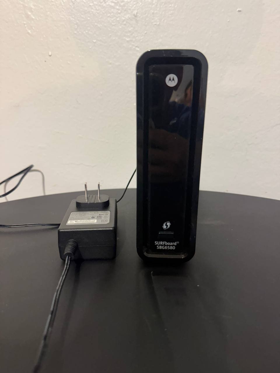 Motorola SURFboard SBG6580 DOCSIS 3.0 Cable Modem and Wi-Fi Router