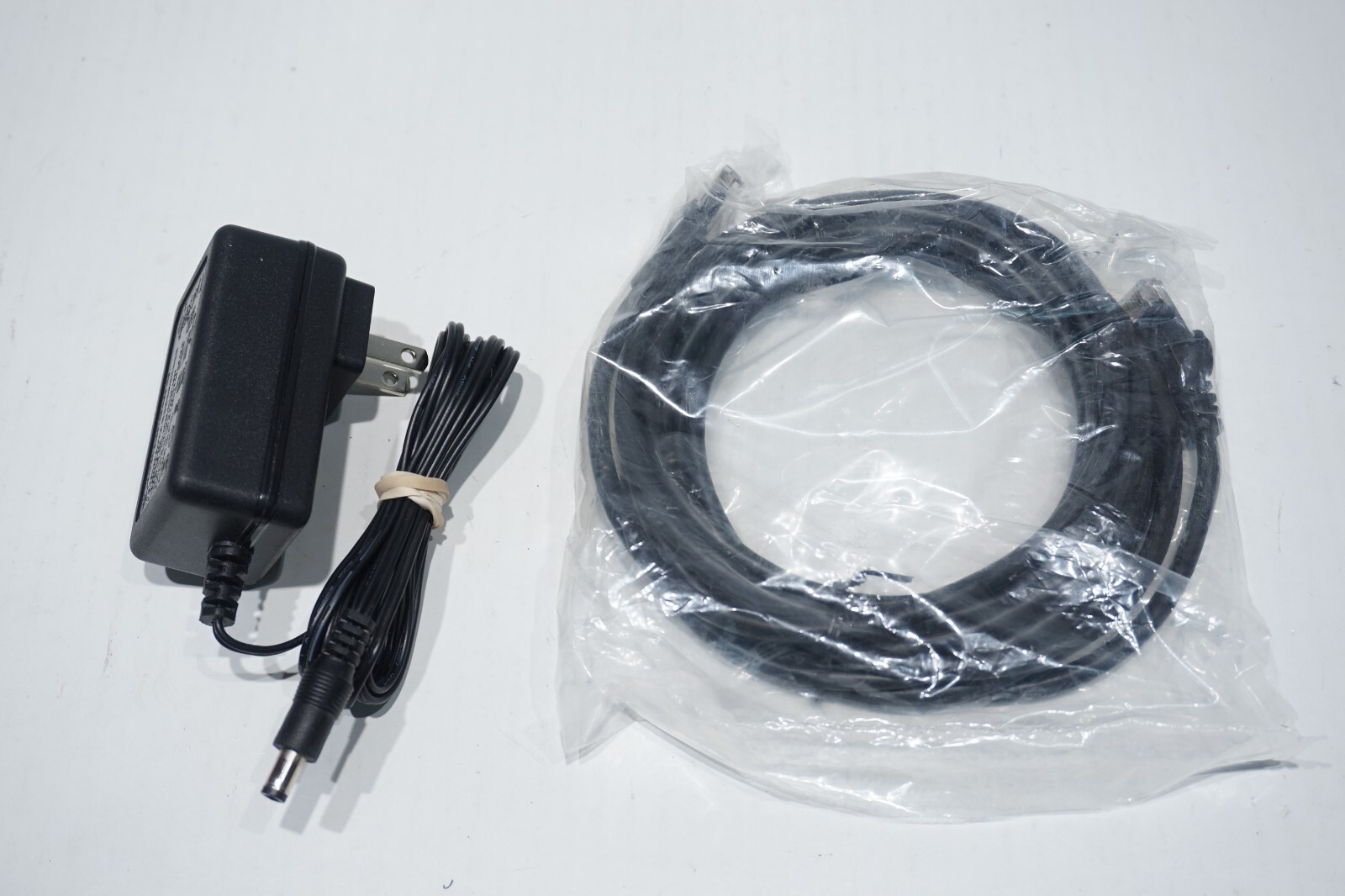 MOTOROLA ARRIS SURFBOARD SB6121 HIGH SPEED CABLE MODEM w/AC & CABLE
