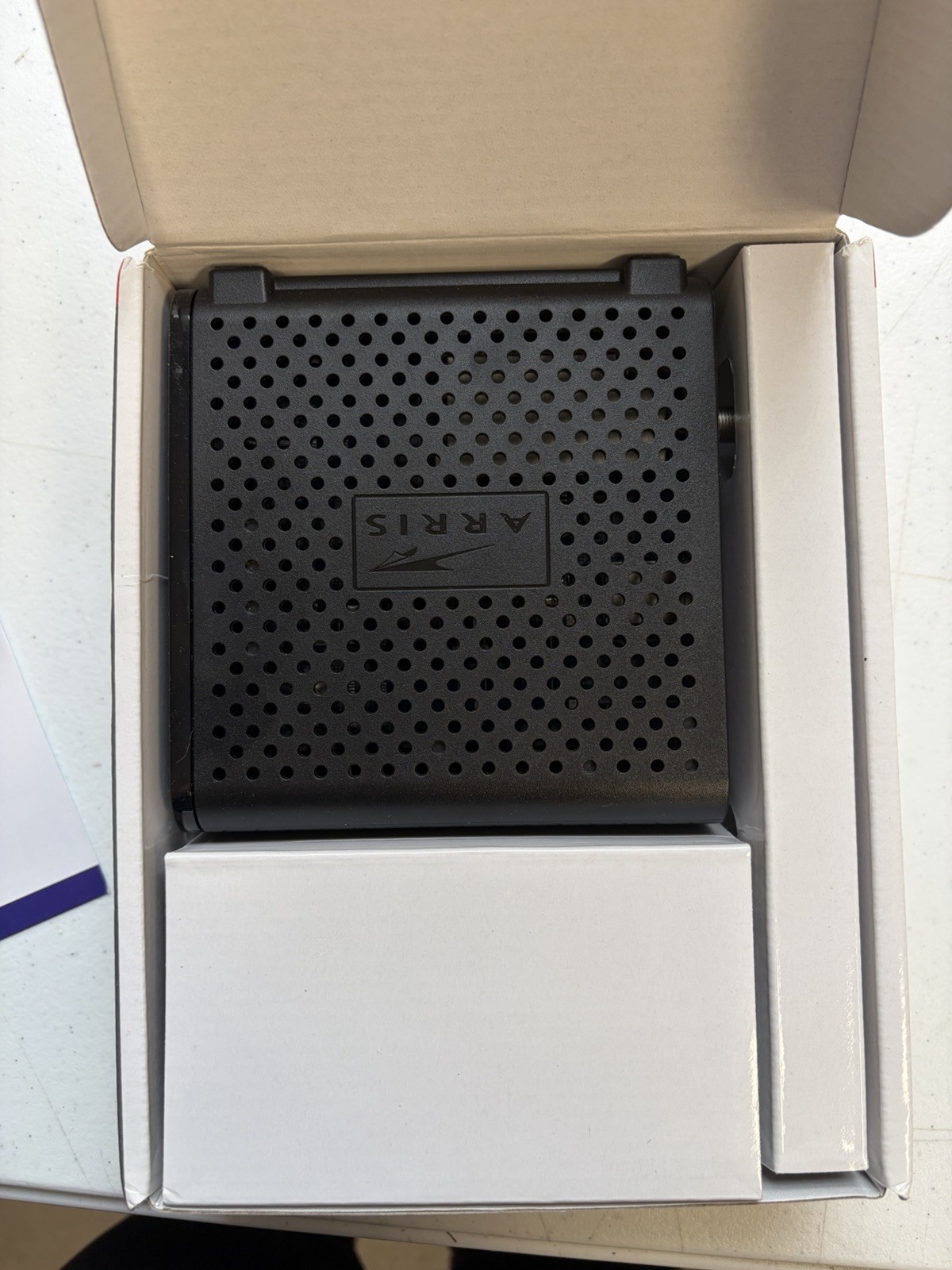 ARRIS MODEM: SURFboard® Cable Modem DOCSIS 3.0 & (SB6183) Never Used