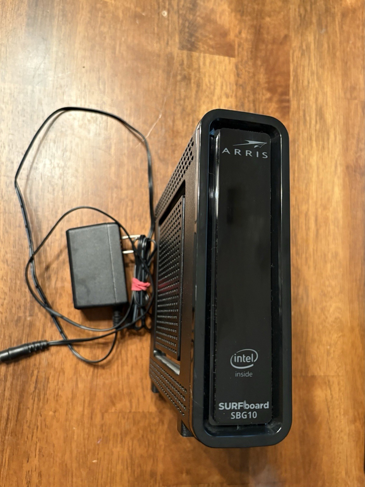 ARRIS SURFboard SB610 DOCSIS 3.0 Cable Modem with Intel Inside—with WiFi router
