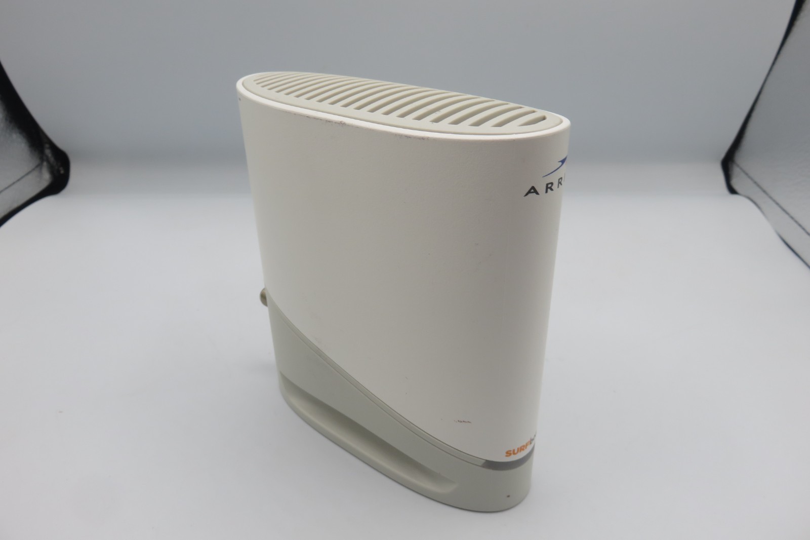 ARRIS SURFBOARD S33 CABLE MODEM – NO POWER CORD