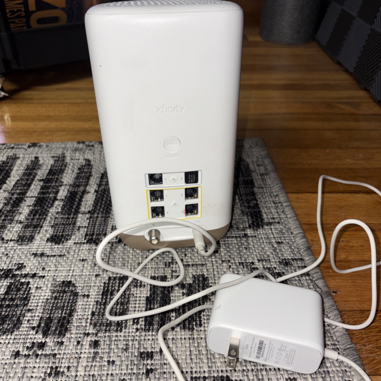 Xfinity xFi Gateway Router XB8-T Triband Wifi G954981COM W/Power Cord