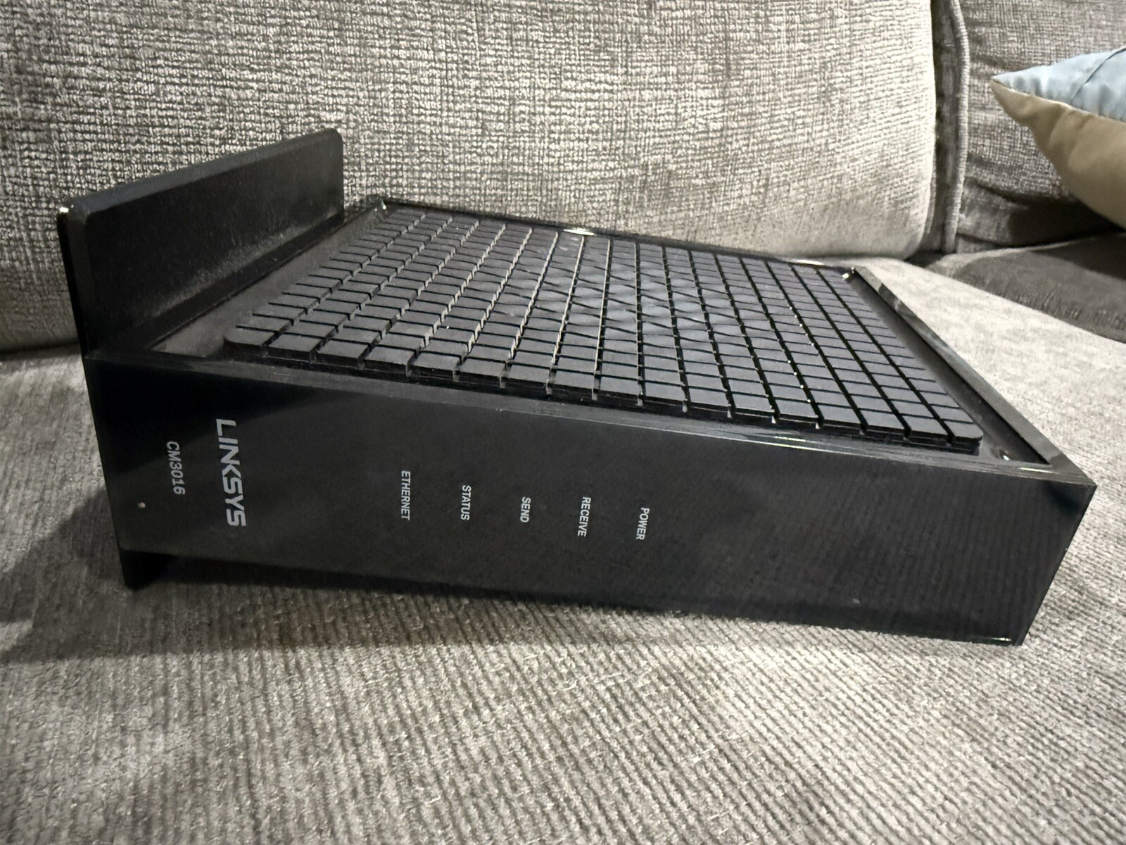 Linksys CM3016 16×4 Cable Modem DOCSIS 3.0 Up to 686 Mbps in Black