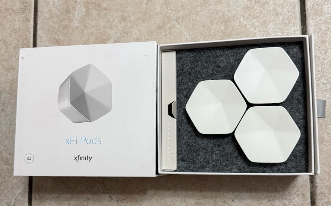 Open Box Xfinity XFI Pods Wifi Network Range Extender – White, Pack of 3 XE1-S