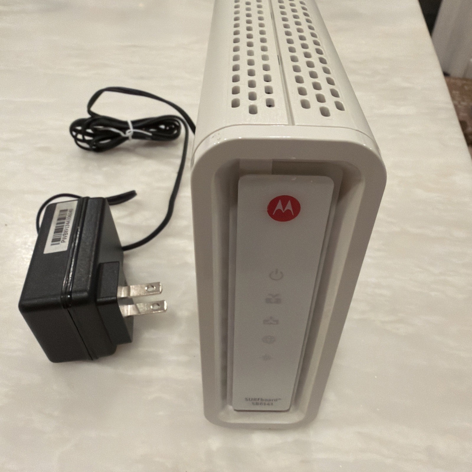 ARRIS SURFboard SB6141 Cable Modem