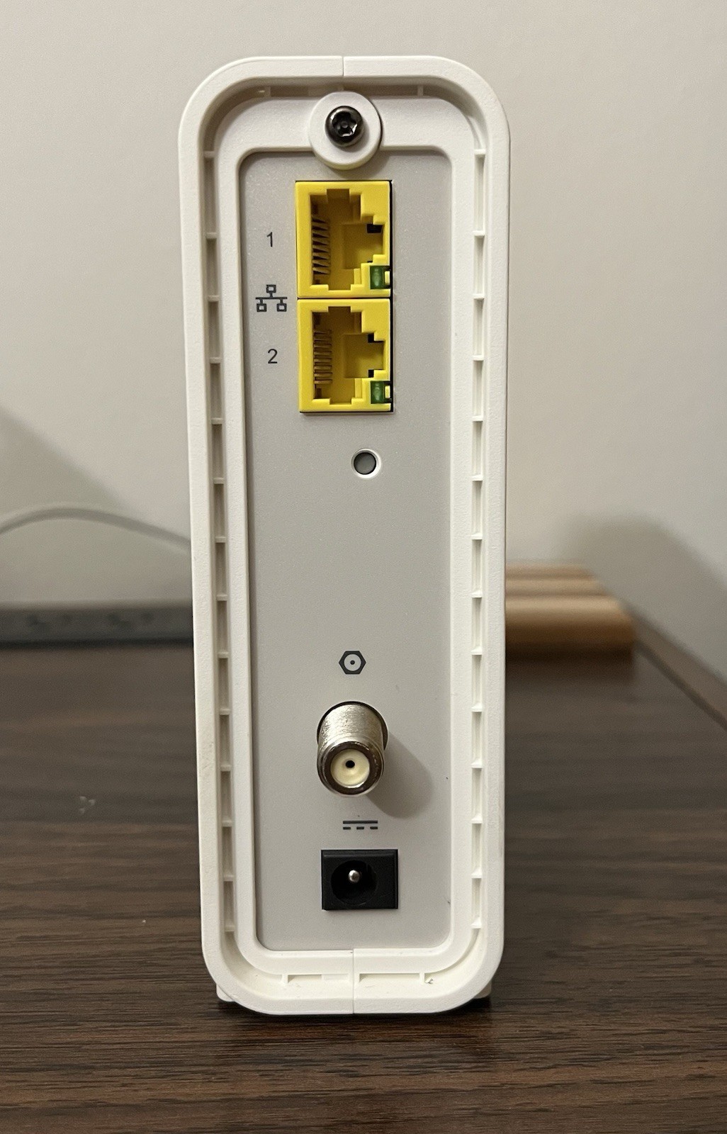 ARRIS SURFboard SB8200 DOCSIS 3.1 Modem 1gb Up / 1gb Down 2 LAN Ports, Ethernet