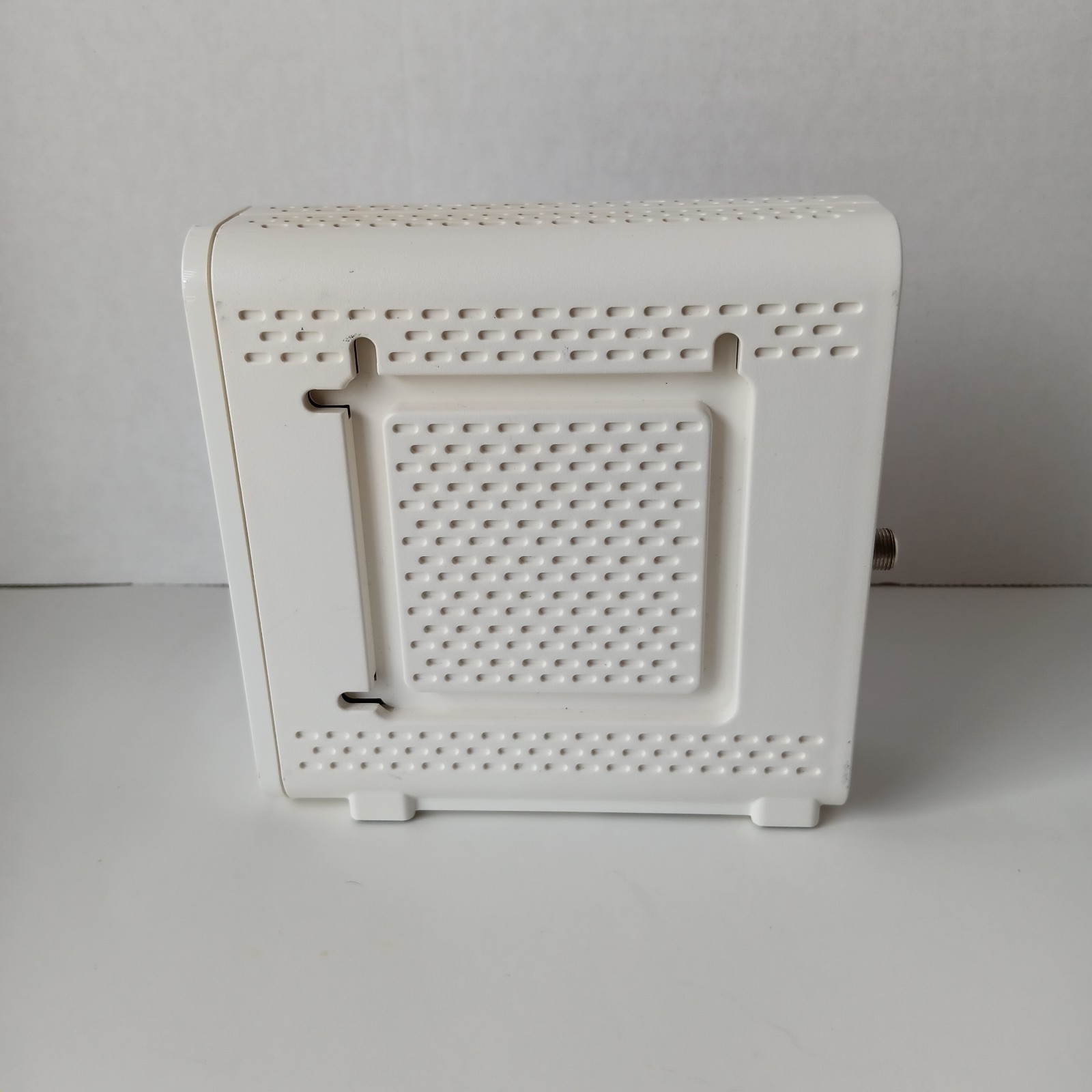 Arris SURFboard SB6141 DOCSIS 3.0 Cable Modem