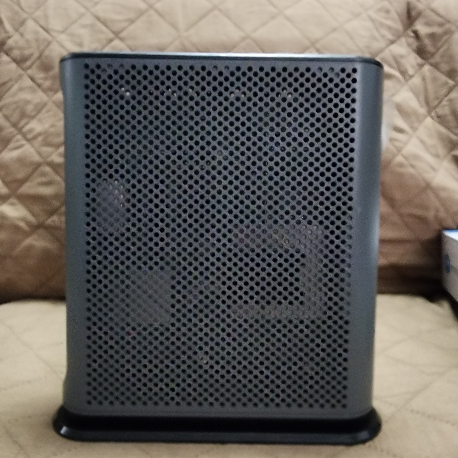 Motorola MG7540-10 16×4 Cable Modem – Black