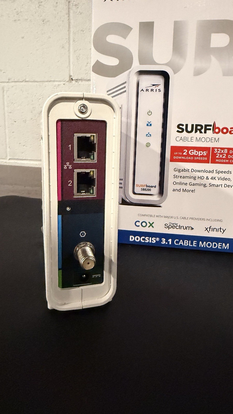 ARRIS SURFboard SB8200 DOCSIS 3.1 10 Gbps Cable Modem