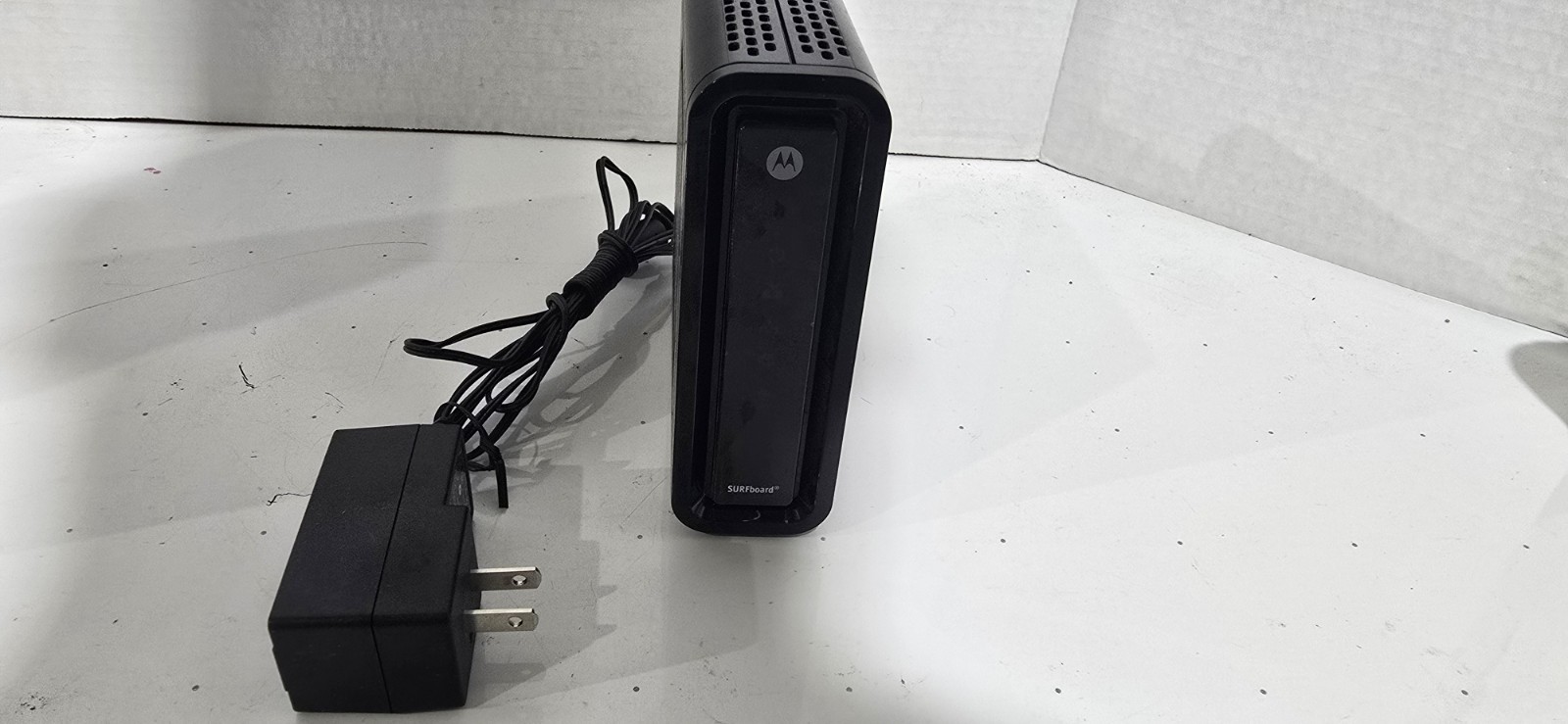 Motorola SURFboard SB6180 (SB6180) Cable Modem + Router