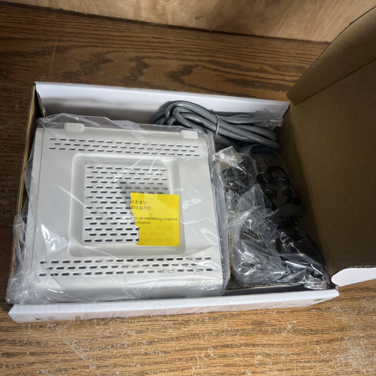 ARRIS SURFboard SB6190 DOCSIS 3.0 1.4 Gbps Cable Modem Xfinity Spectrum Cox