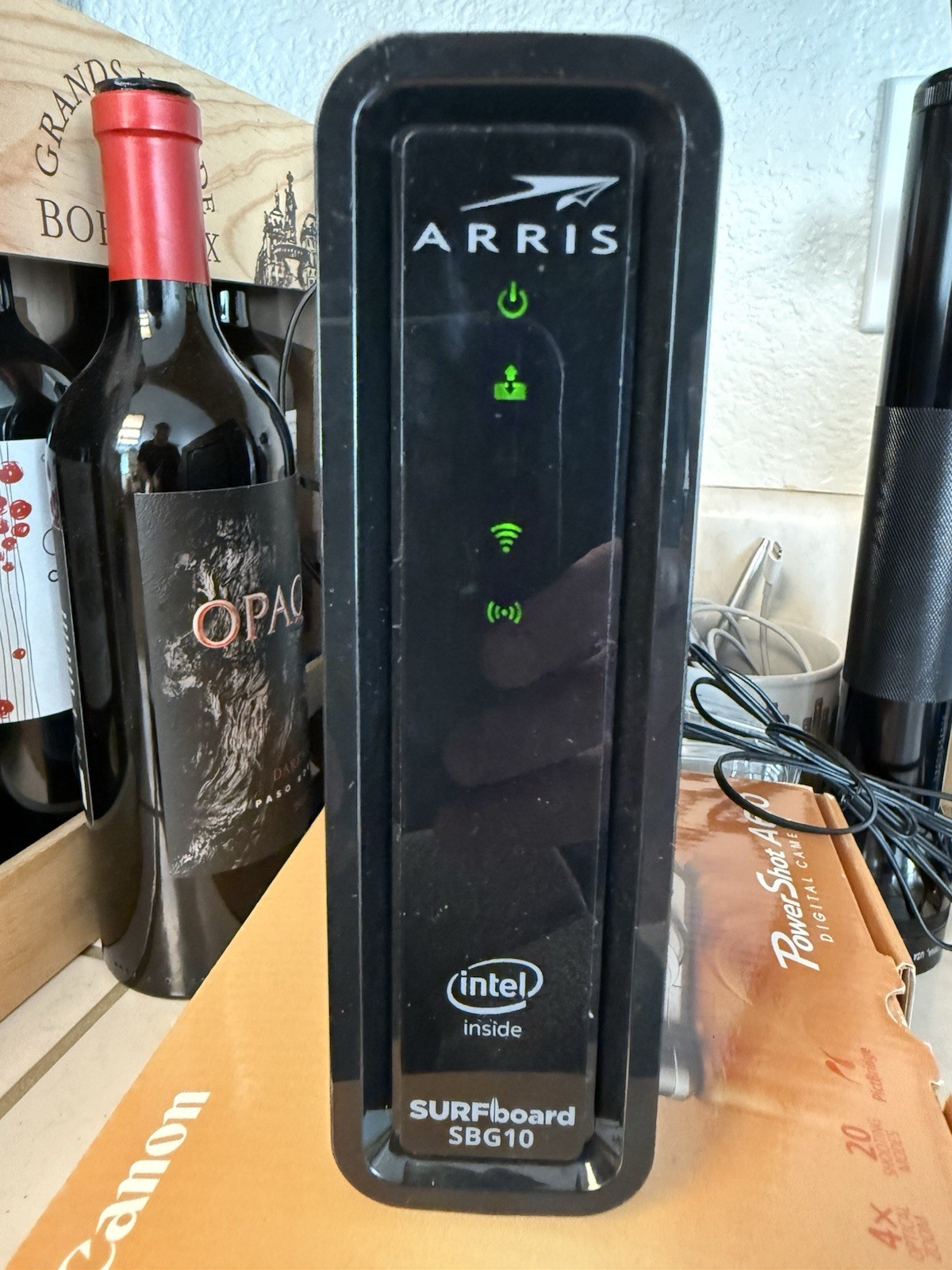 Arris SBG10 Cable Modem Router Combo DOCSIS 3.0 16 X 4 GB Comcast Xfinity, Cox