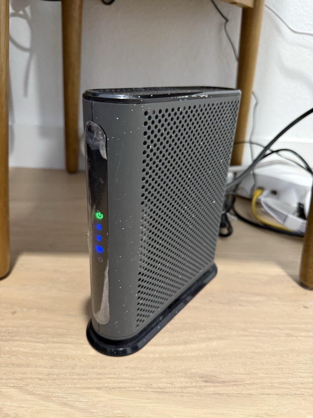 Motorola MB8611 DOCSIS 3.1 Cable Modem 1 Gbps 2.5G Ethernet