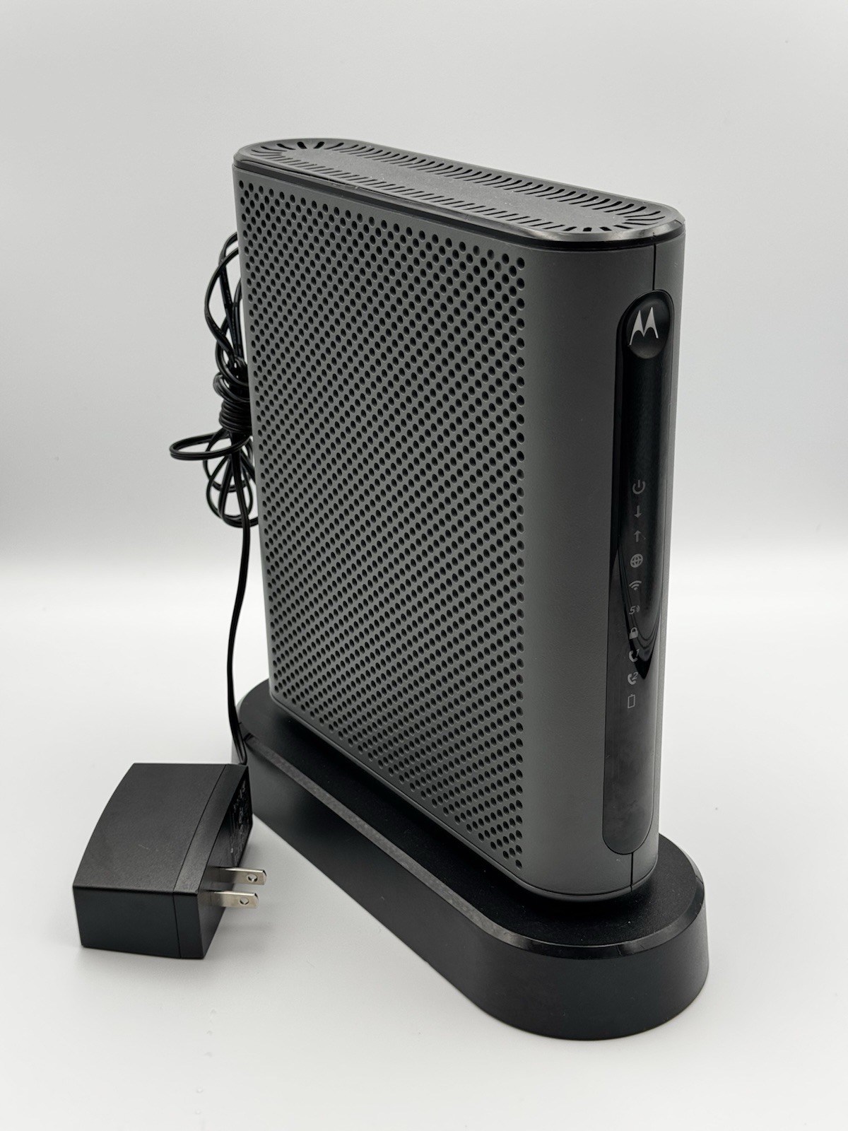 Motorola 24×8 Cable Modem + AC1900 WiFi Router + 2 Phone Line for XfinityMT7711.