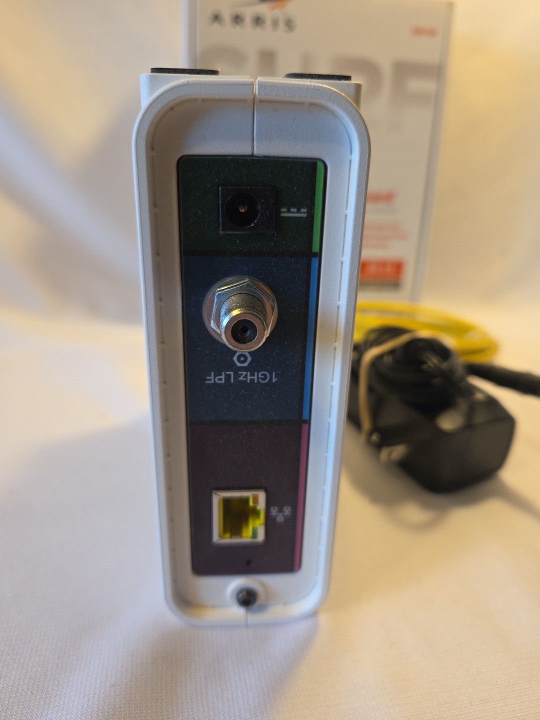ARRIS SURFboard SB6190 DOCSIS 3.0 32 x 8 Gigabit Cable Modem White