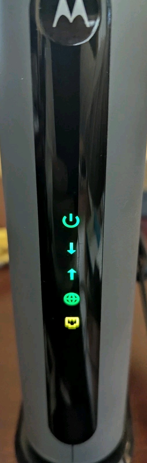 Motorola MB7621 DOCSIS 3.04×8 channel bonding Cable Modem (1000 Mbps)