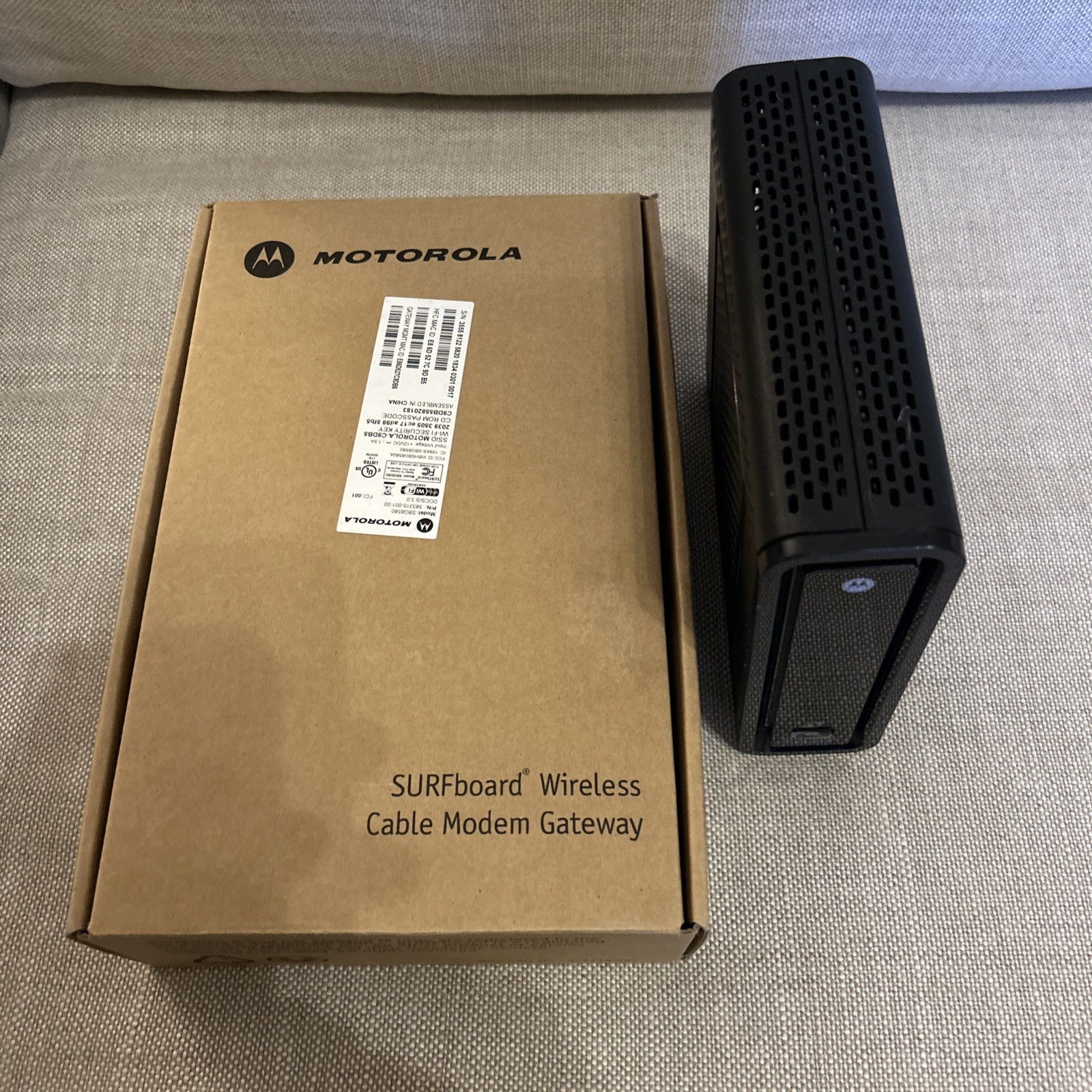 Motorola 4 Port SURFboard SBG6580 DOCSIS 3.0 Cable Modem Wi-Fi Router