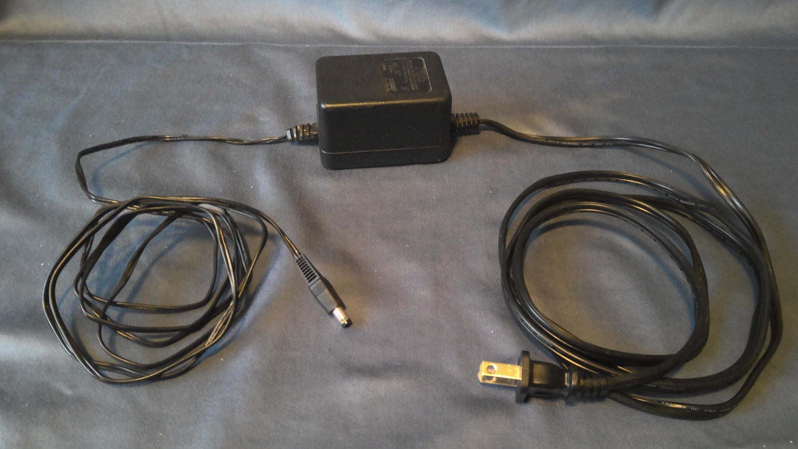 Scientific Atlanta DPC2100R2 Series Cable Modem and adapter