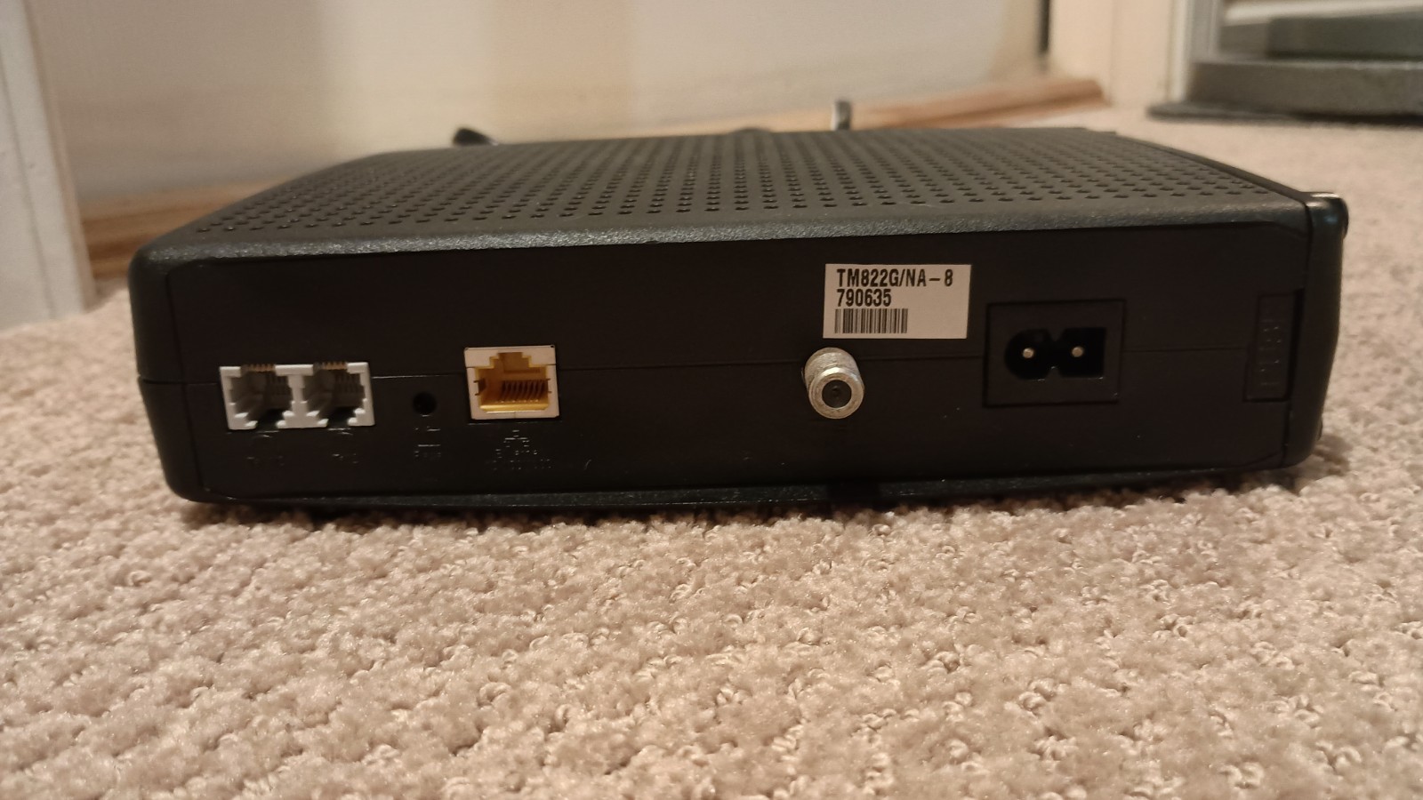 ARRIS TM822G – DOCSIS 3.0 8×4 Telephony Cable Modem