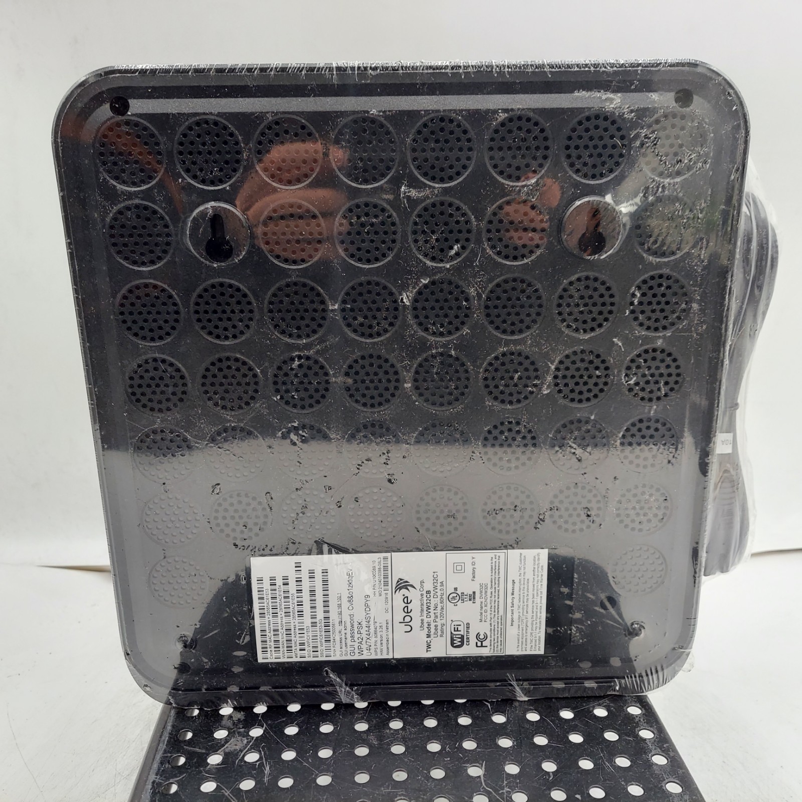 Ubee DVW32CB Wireless Voice Gateway Modem and Router