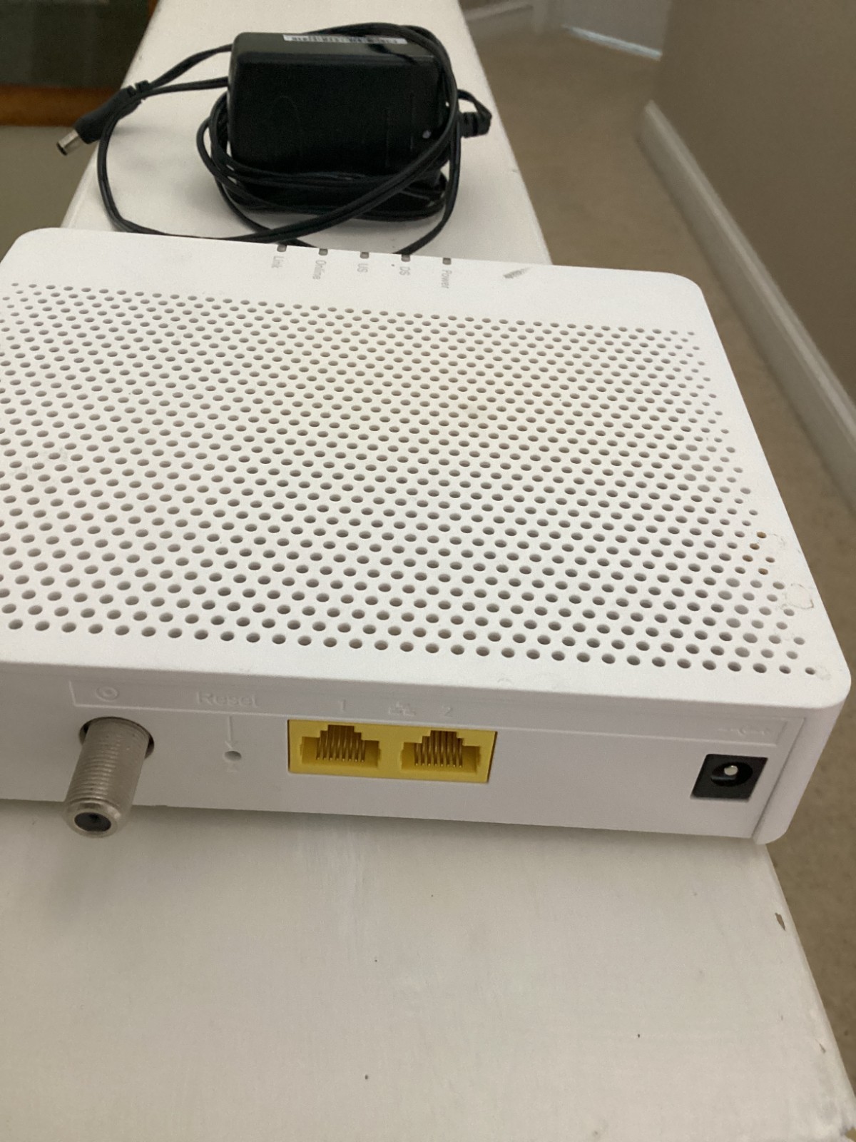 Technicolor Ultra-Broadband Cable Modem – Model TC4400-AM with power cord used