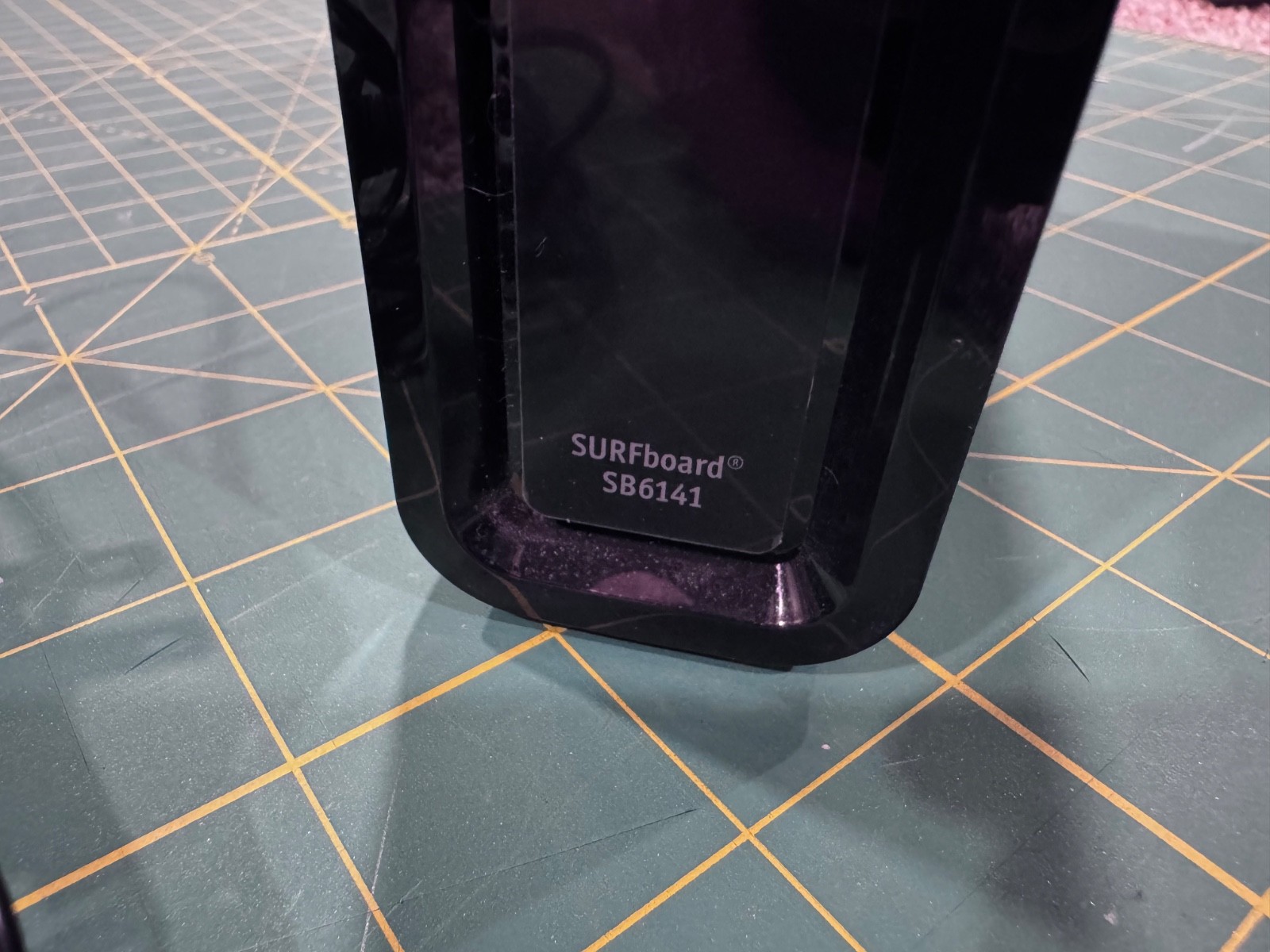 ARRIS SURFboard SB6141 DOCSIS 3.0 Cable Modem Black