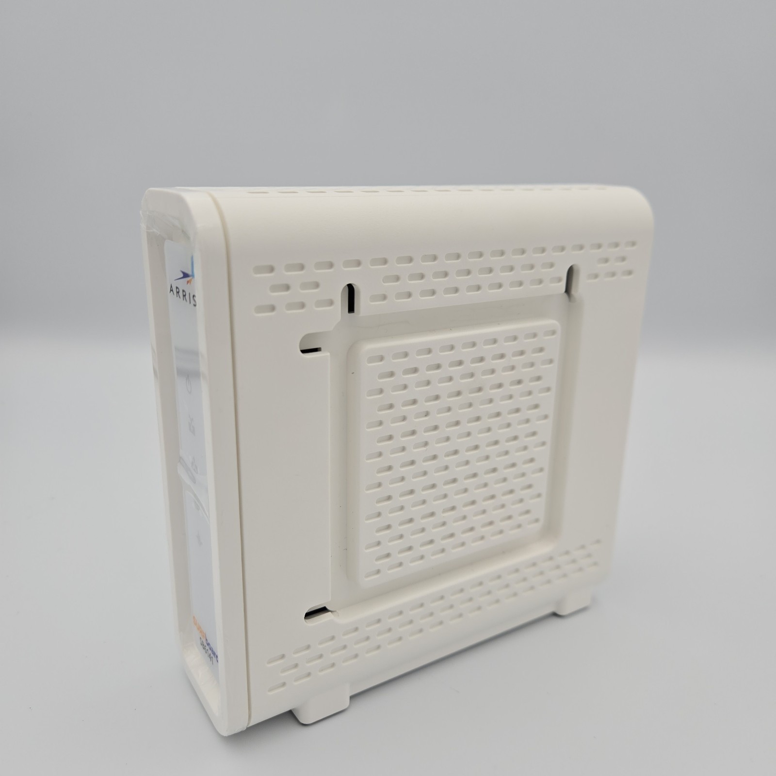 ARRIS Motorola SURFboard SB6141 DOCSIS 3.0 Cable Modem 343 Mbps 8×4 White
