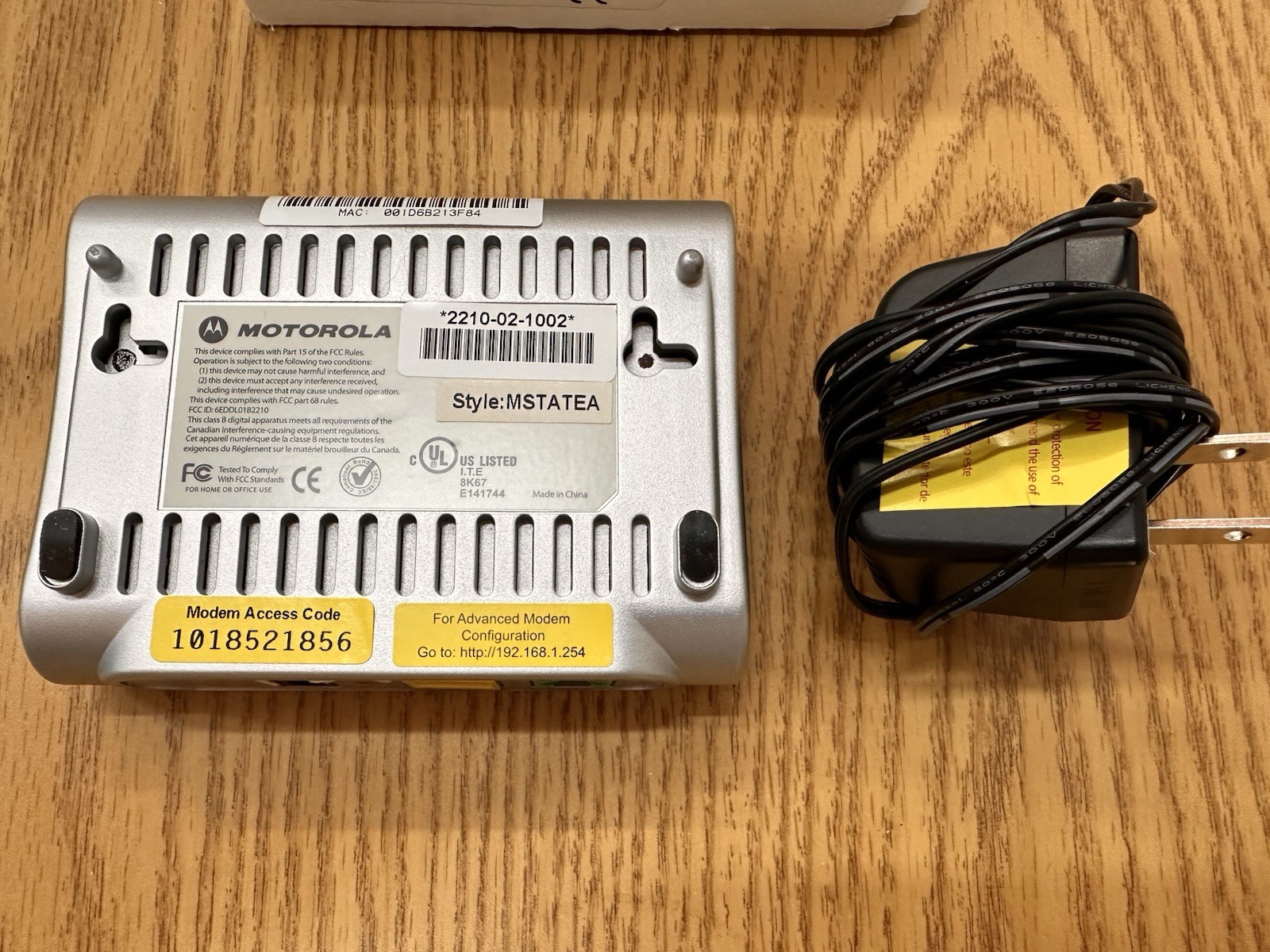MOTOROLA DSL Modem Style: MSTATEA Model # 2210-02-1022.