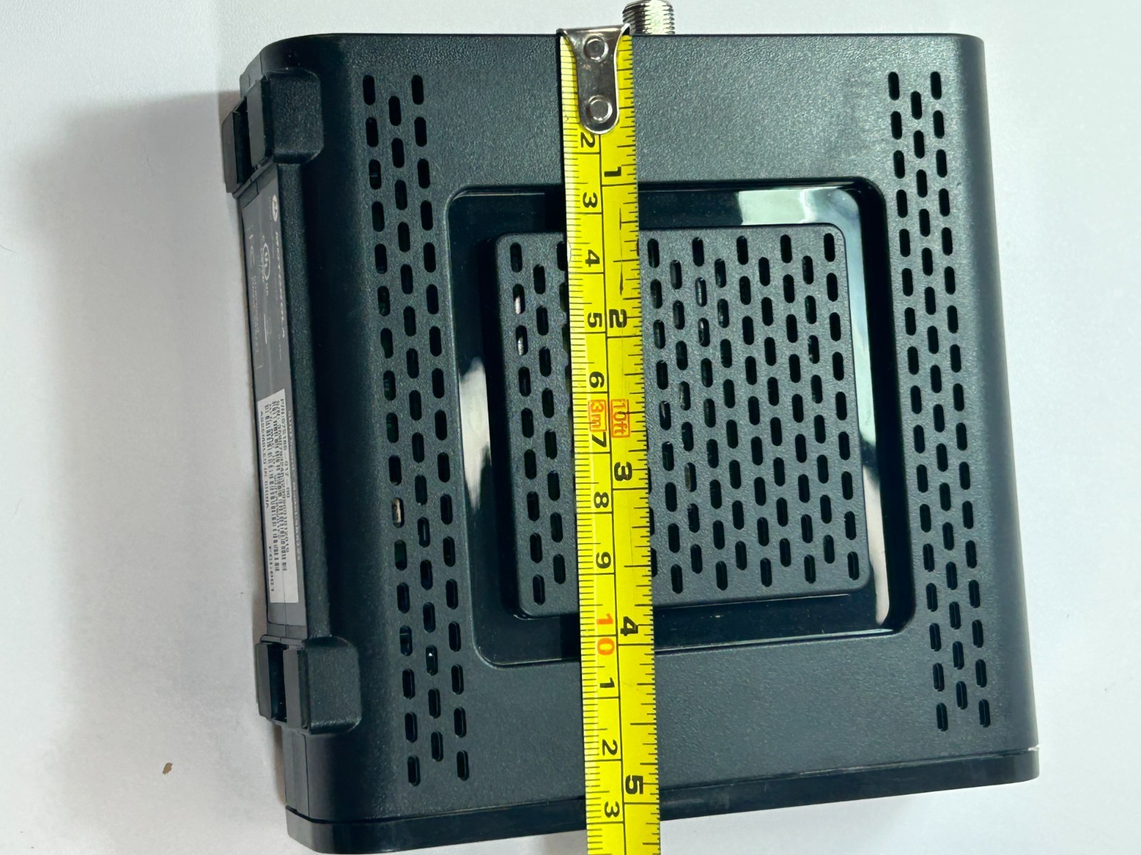 Arris Surfboard SB6121 Cable Modem High Speed Internet Pre-owned. Black