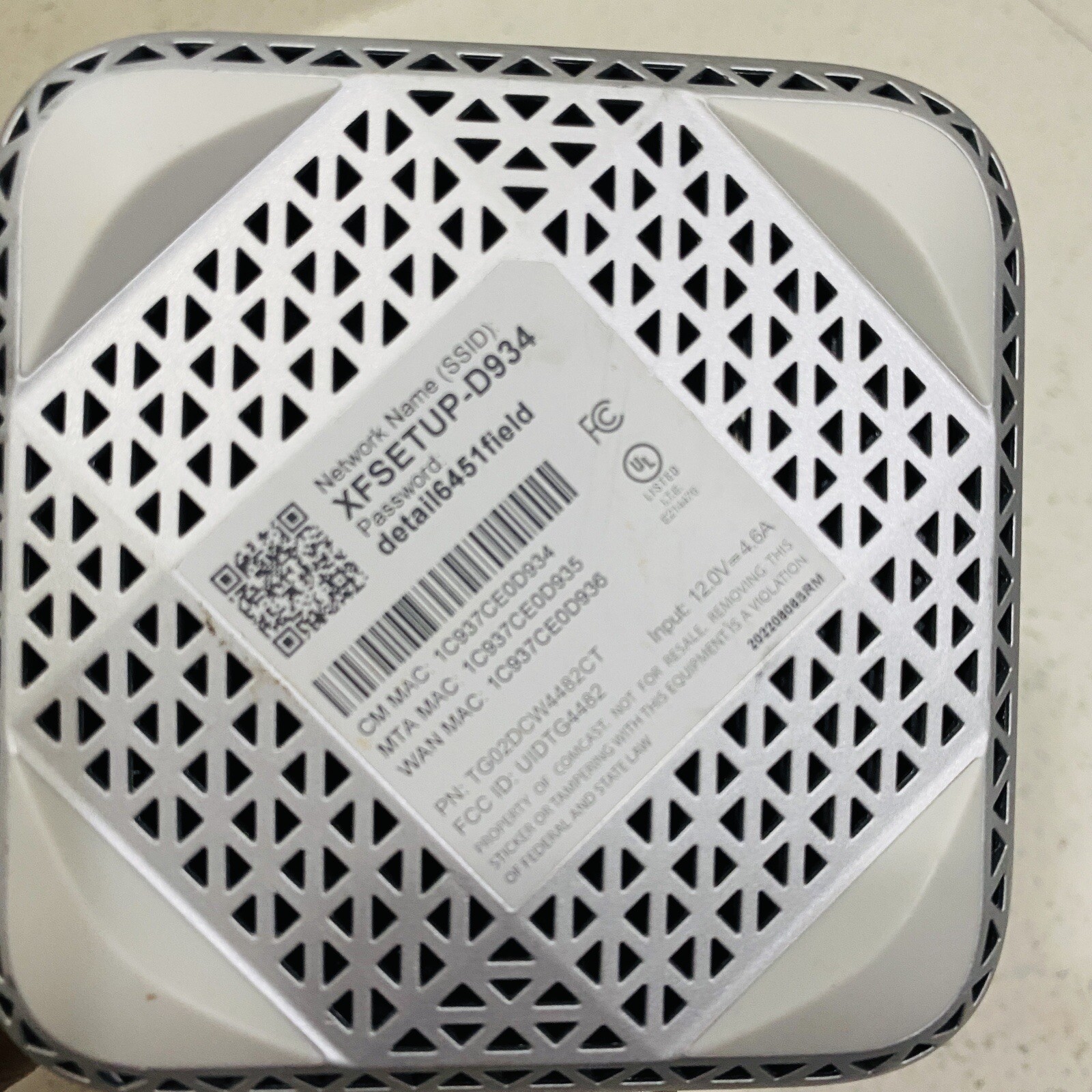 Comcast XFinity XB7-CM GIGABIT 4-Port Modem Router Powers On Untested Read..