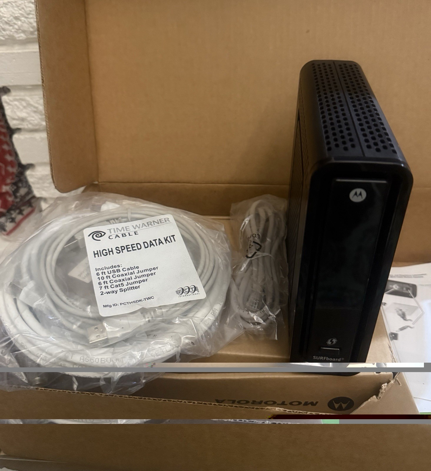 Motorola SURFboard Black Cable Modem with Time Warner Kit & Cables