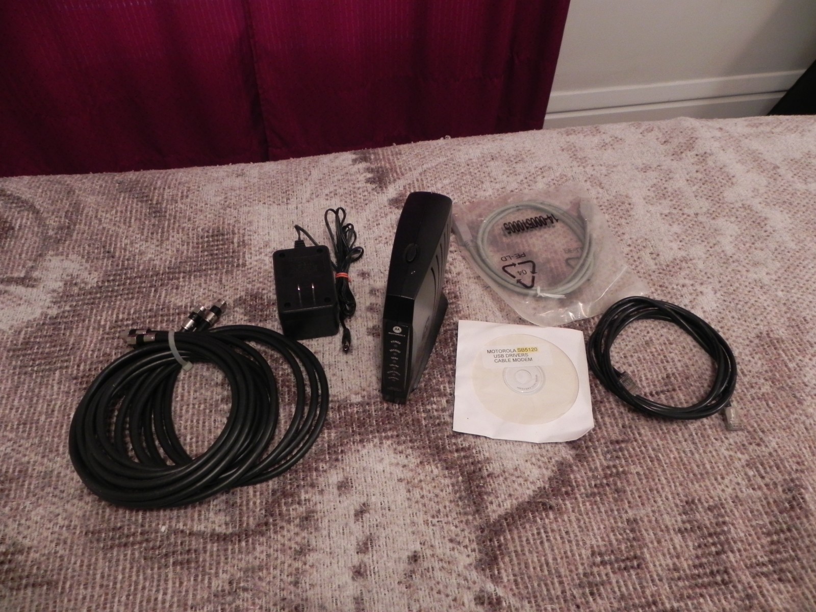 Motorola SURFboard SB5120 (505788-006-00) 38.91 Mbps, Complete Kit