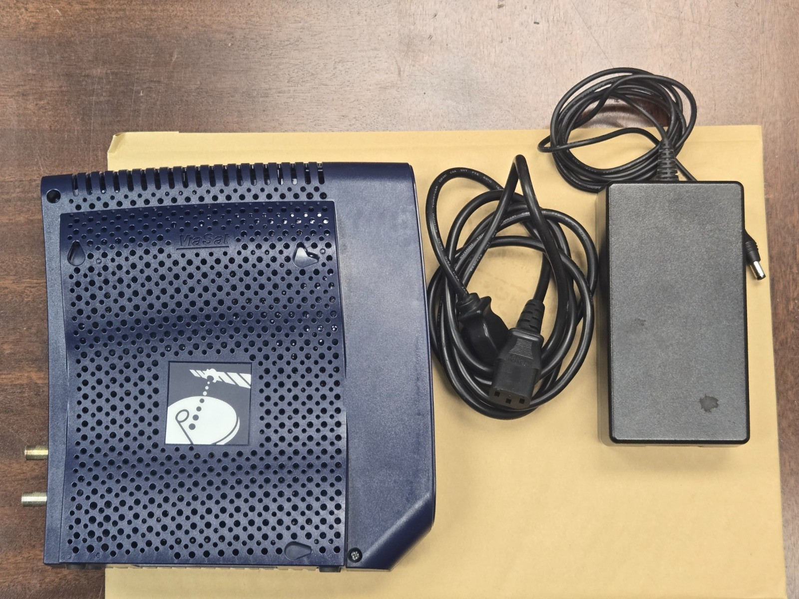 Via Sat – Surfbeam Satellite Modem SM2100 With Power Supply – FAST SHIPPING!