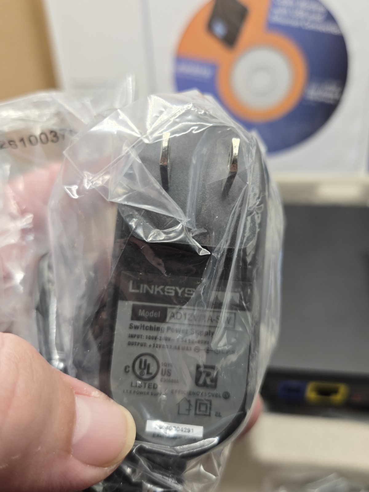 Cisco-Linksys Cable Modem with Ethernet USB Connection CM100 100% Complete