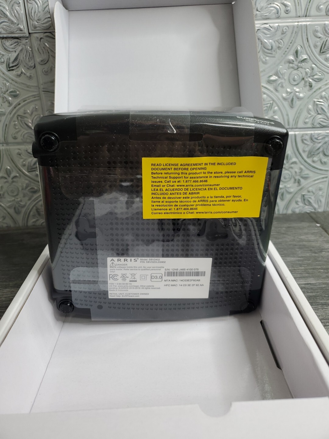 ARRIS SURFboard SBV2402 DOCSIS 3.0 Cable Modem Comcast Xfinity Internet & Voice