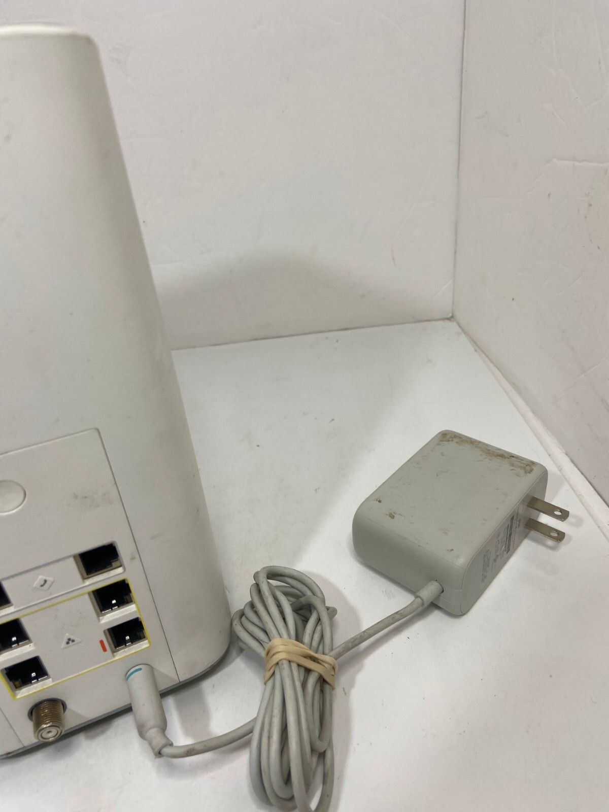 🌊 Xfinity XFi Gateway Modem Plus Router TG02DCW4482CT + AC Adapter Powers On