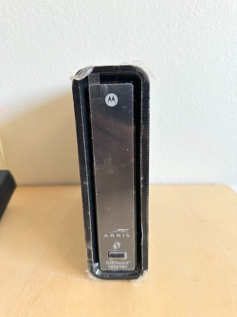 Motorola SURFboard SBG6580 with Coaxial Cable & Original Packaging