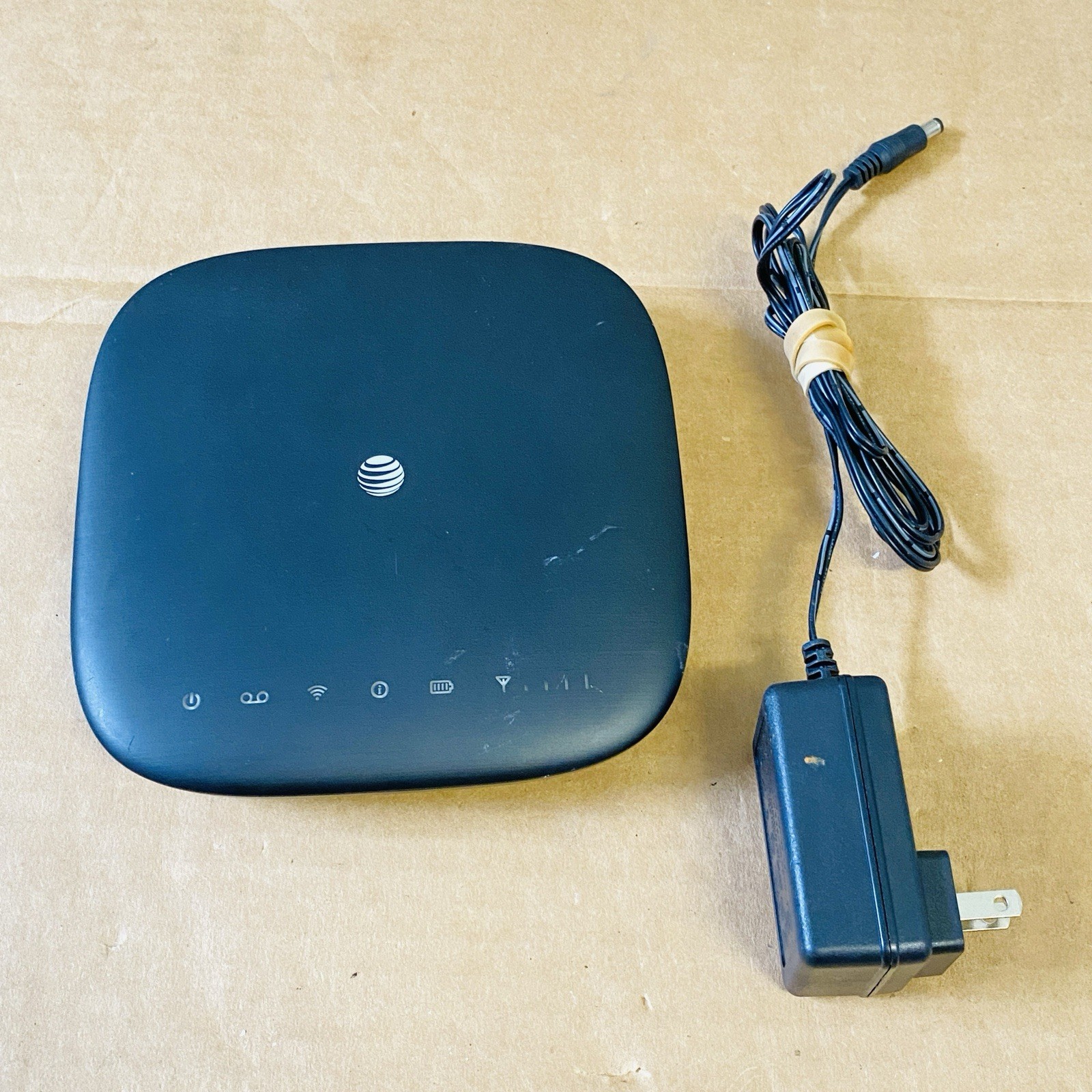 ATT Wireless Internet Modem IFWA-40 Hotspot Black (AT&T) With Power Supply