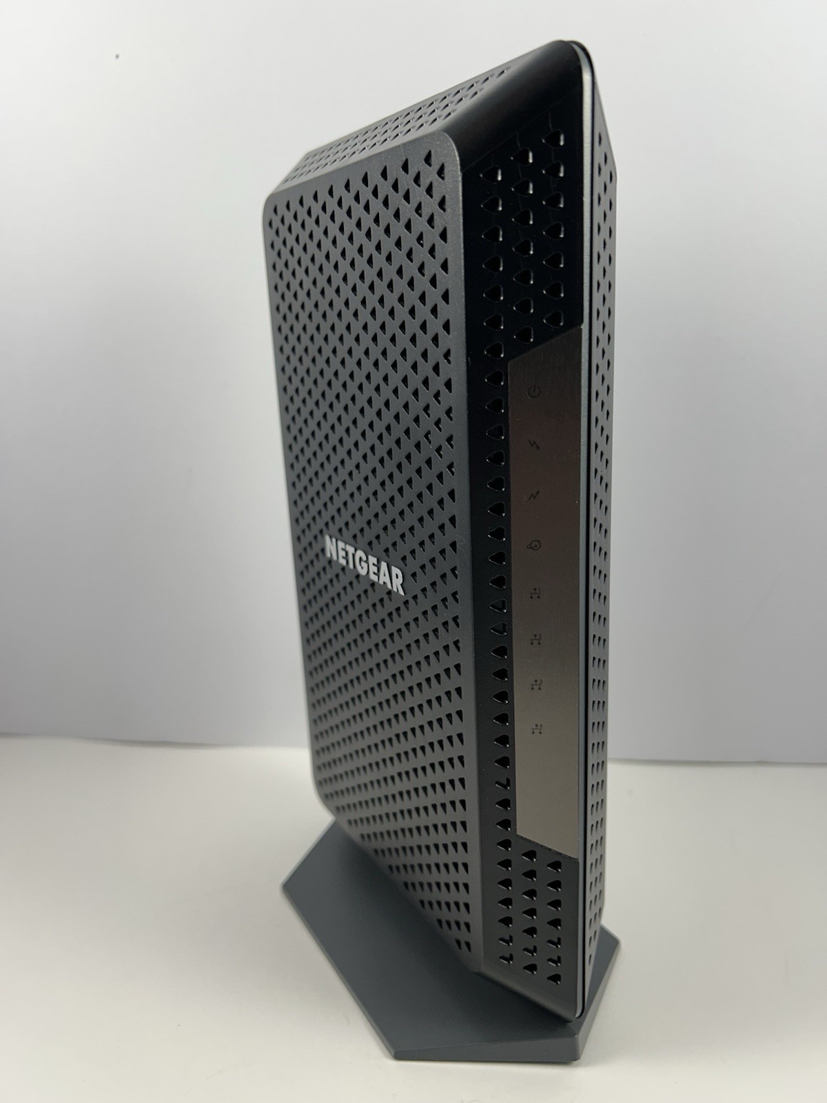NETGEAR Nighthawk CM1200 Cable Modem Tested – No Power Supply