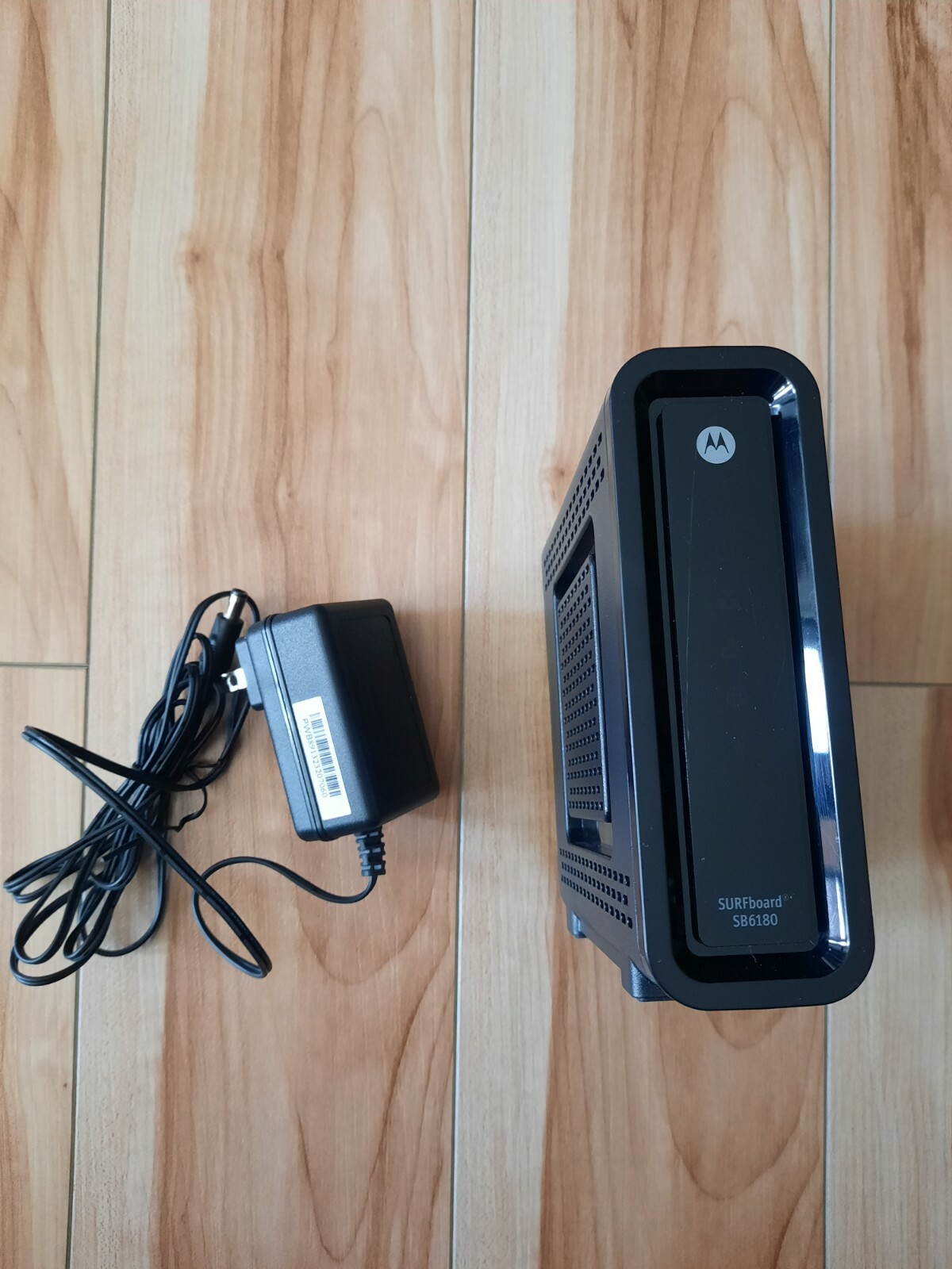 Motorola SURFboard SB6180 Docsis 3 Cable Modem With AC Adapter