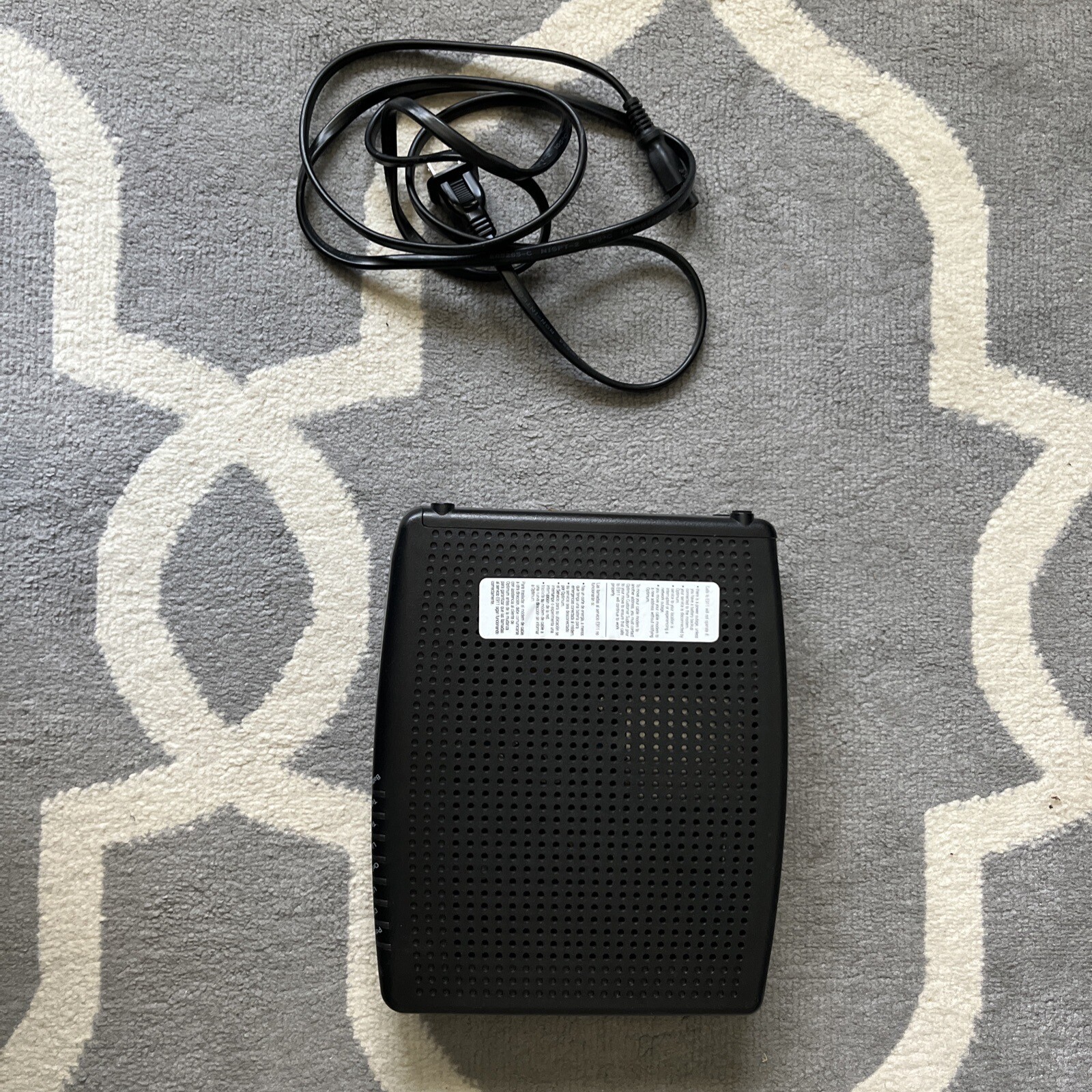 ARRIS TM822 Touchstone DOCSIS 3.0 8×4 Ultra-High Speed Telephone Modem – Black