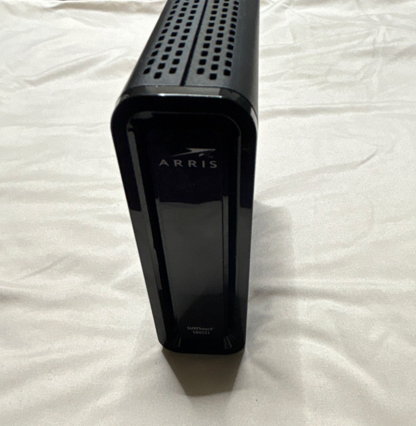 ARRIS Surfboard SB6121 DOCSIS 3.0 Cable Modem 172 Mbps Black w/ Adapter