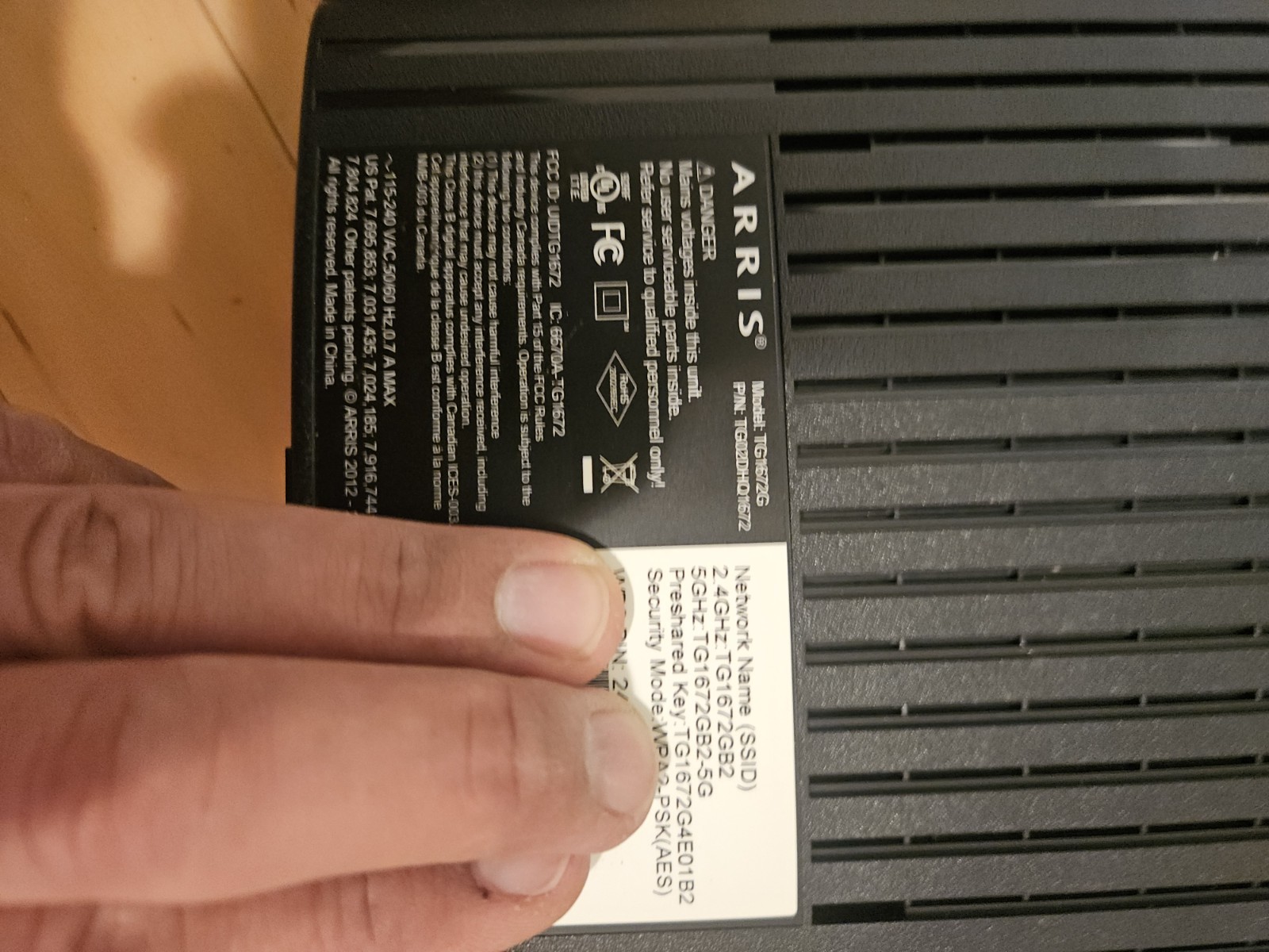 Arris TG1672G Touchstone Telephony Gateway WIFI 2.5 & 5.0GHz Cable Modem Router