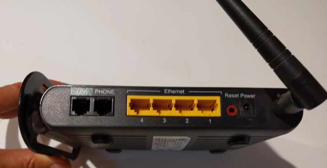 Used Actiontec PK5000 Wireless Internet Ethernet – works