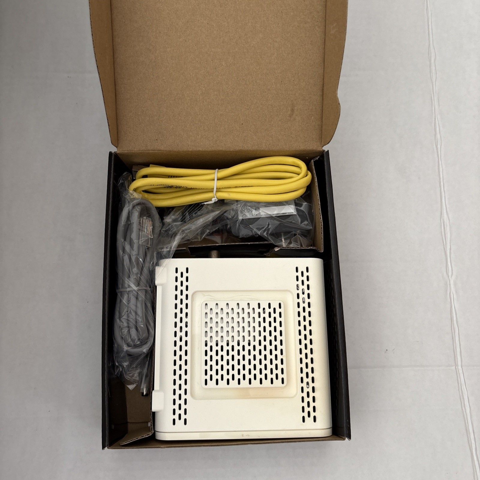 ARRIS SURFboard DOCSIS 3.0 Cable Modem – SB6190