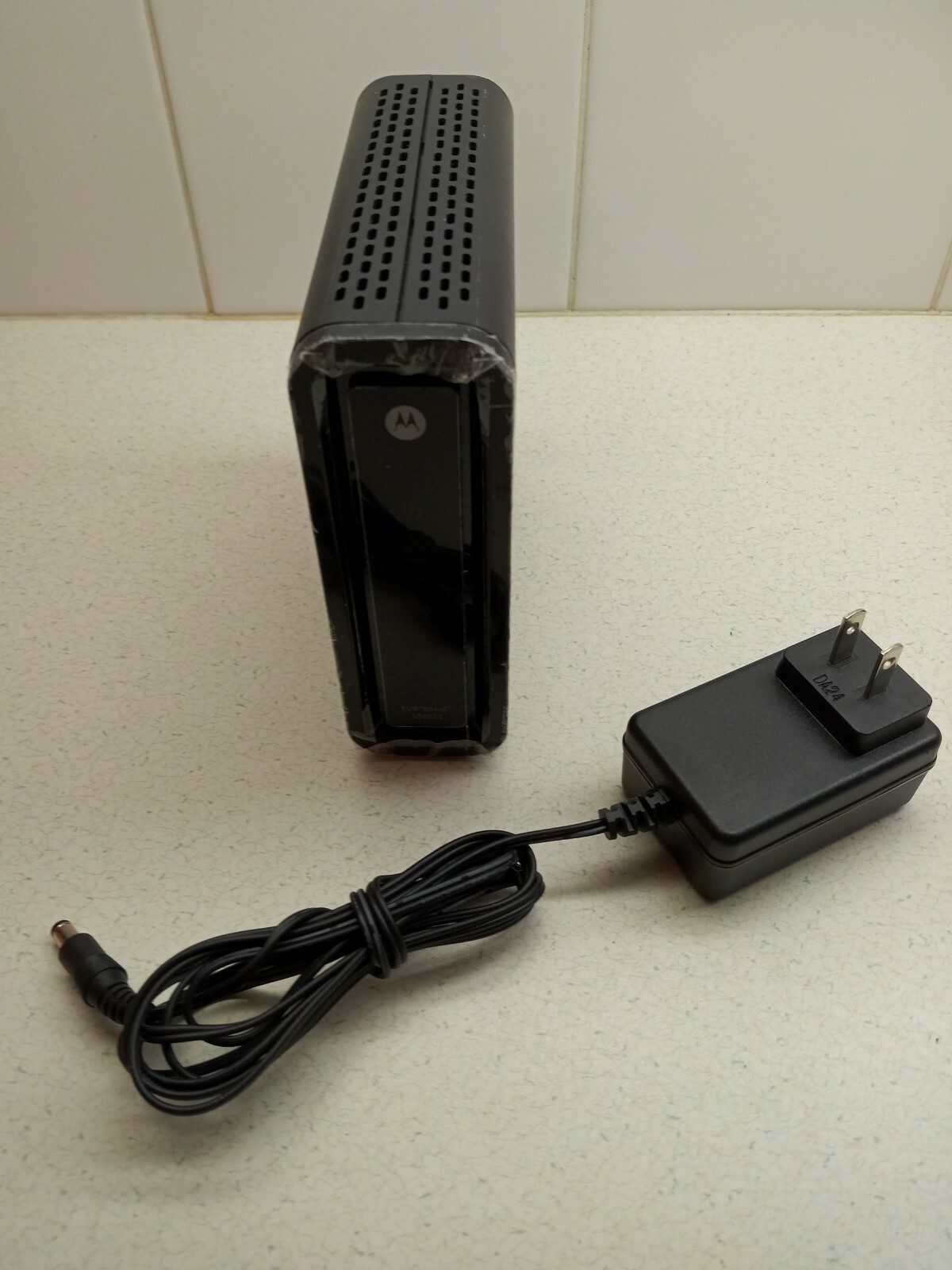 Arris Surfboard SB6121 Cable Modem with power supply
