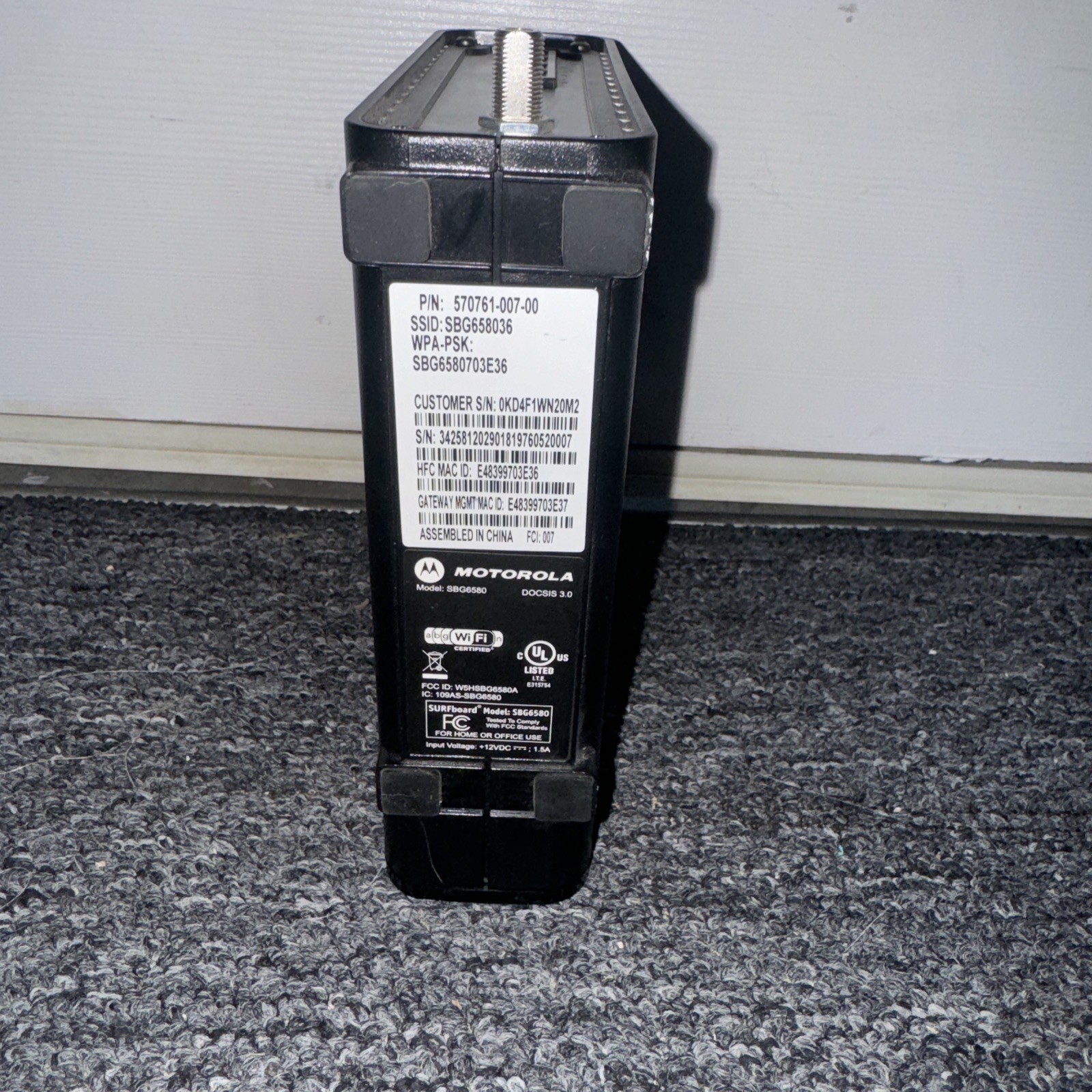 Motorola ARRIS SURFboard SBG6580 Cable Modem + Wi-Fi Router N300 With Power Cord