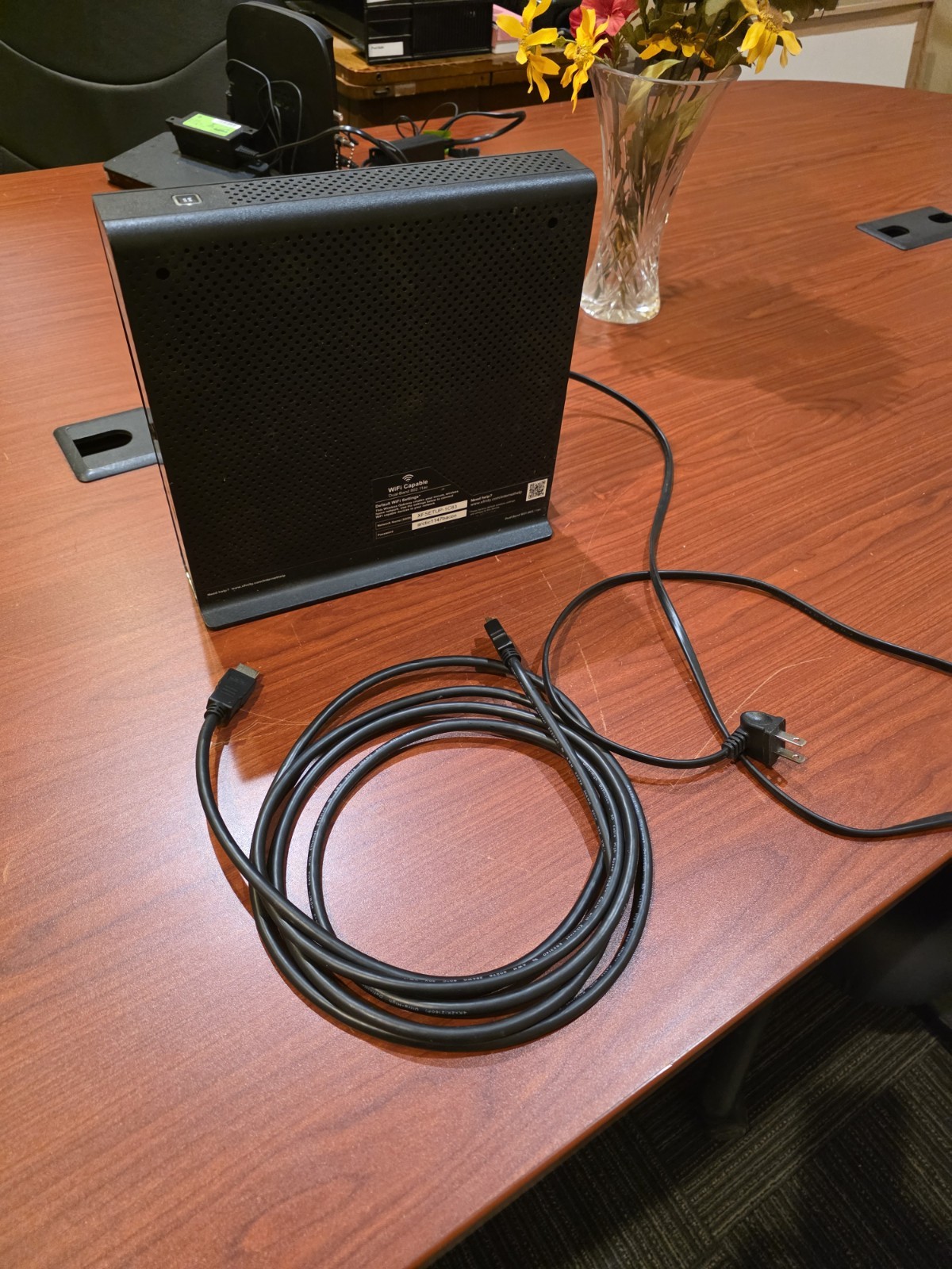 ARRIS Panoramic TG1682G Modem Wireless Dual Band Router with Cord & HDMI Cable!