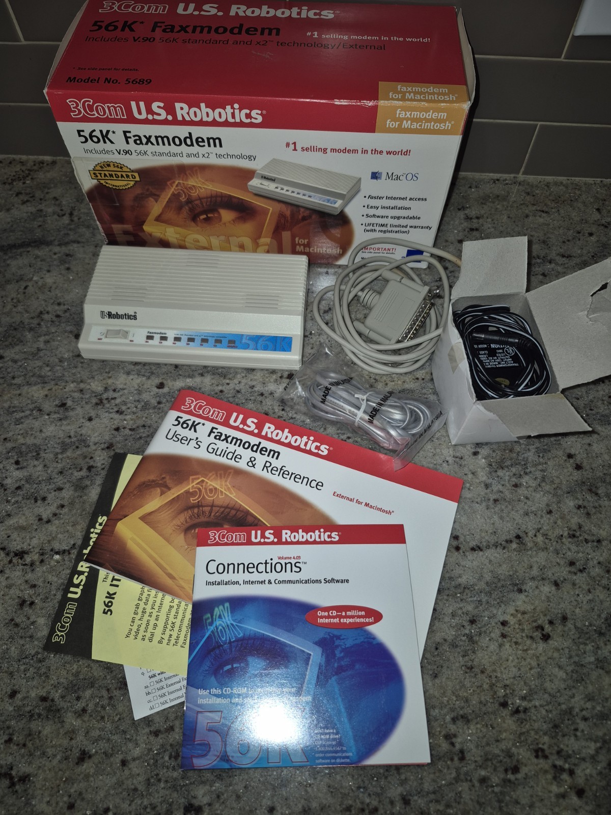 3Com U.S. Robotics 56K External Faxmodem 5689 Mac V.90 x2 Complete In Box