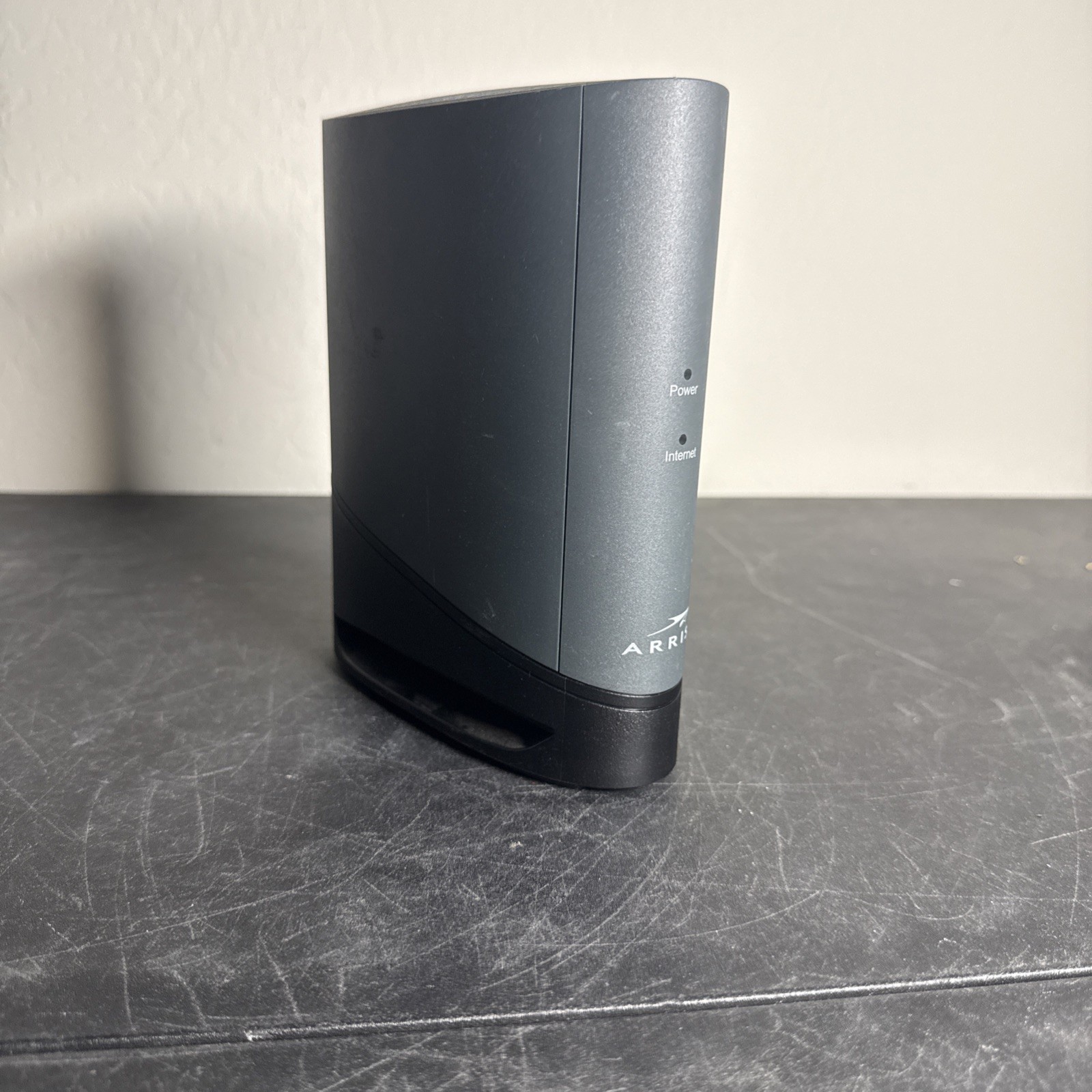 Arris Touchstone CM9200 DOCSIS 3.1 Cable Modem – High Speed No Cords Unit Only